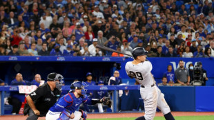 Judge blasts 61st homer to equal Maris record