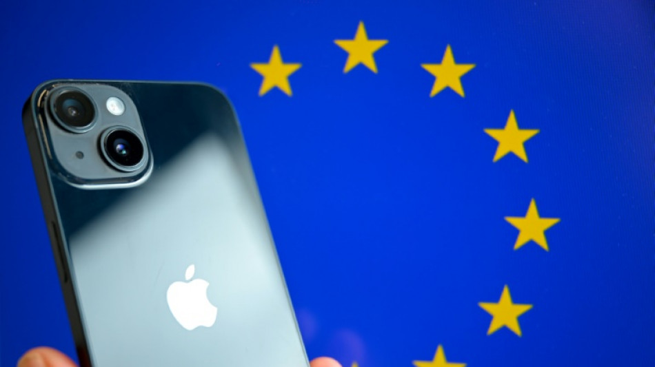 UE anuncia multas elevadas contra Apple e Meta em meio a tens&otilde;es comerciais com EUSA