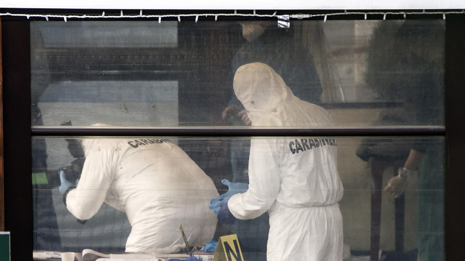 Marito e moglie trovati morti, probabile omicidio-suicidio