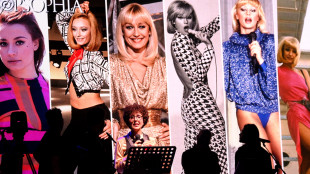 Ankoneide,serata dedicata a Raffaella Carr&agrave; con standing ovation