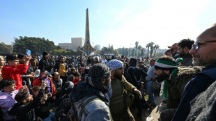 Les Syriens en qu&ecirc;te de leurs disparus apr&egrave;s la chute de Bachar al-Assad, liesse &agrave; Damas 