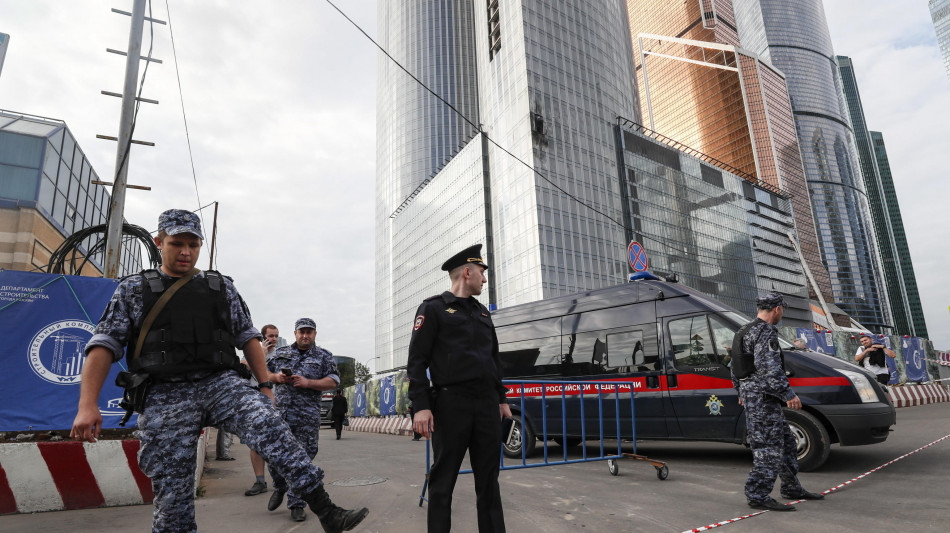 Mosca, 'nella notte abbattuti 296 droni ucraini'