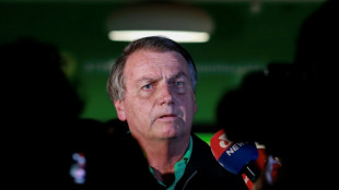 Bolsonaro &eacute; internado em S&atilde;o Paulo com infec&ccedil;&atilde;o de pele e dor abdominal