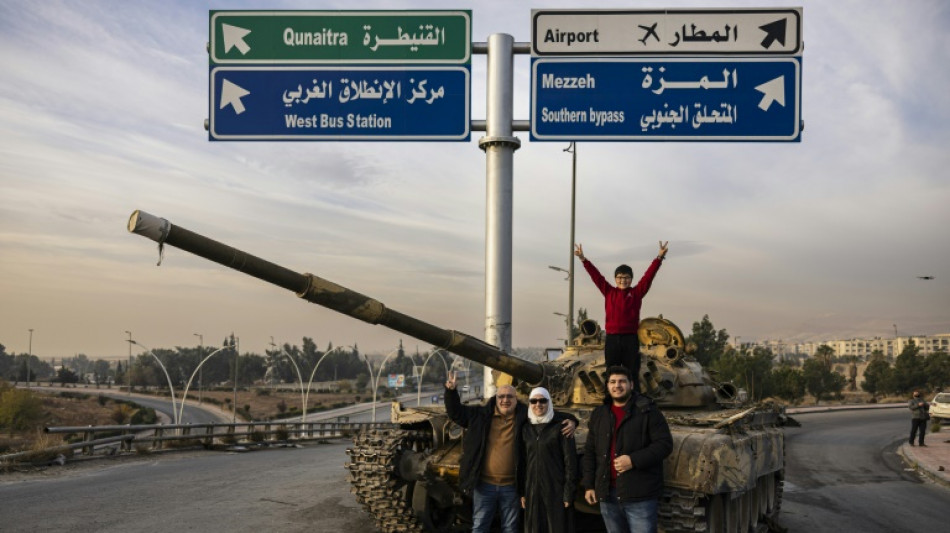 Syrie: le nouveau pouvoir appelle la population &agrave; f&ecirc;ter dans les rues "la victoire de la r&eacute;volution" 