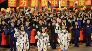 Trois Chinois de retour d'un s&eacute;jour record dans l'espace