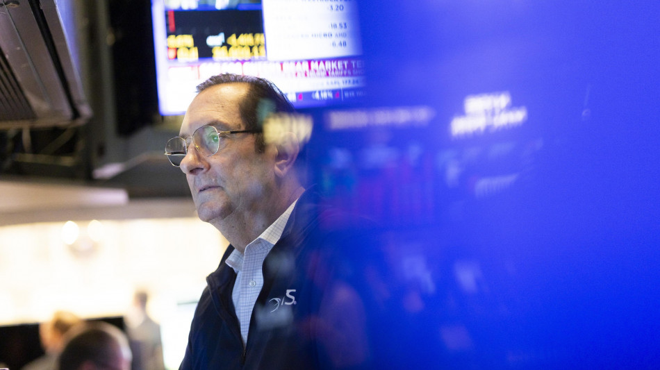 Wall Street procede in calo, Dj -0,29%, Nasdaq -1,86%