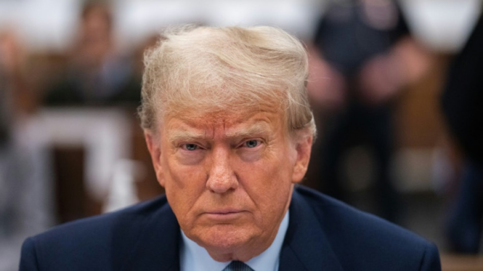 Corte dos EUA suspende ordem de sil&ecirc;ncio contra Trump, &agrave; espera de argumentos