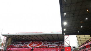 Nottingham Forest &eacute; punido com perda de 4 pontos no Campeonato Ingl&ecirc;s