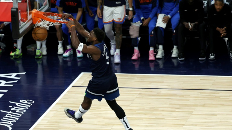 Timberwolves silence Thunder to tighten NBA playoff series