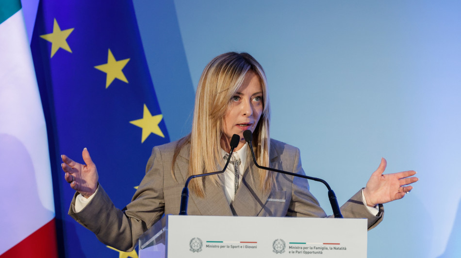 Meloni, parit&agrave; un diritto non una concessione, non si fa con le quote