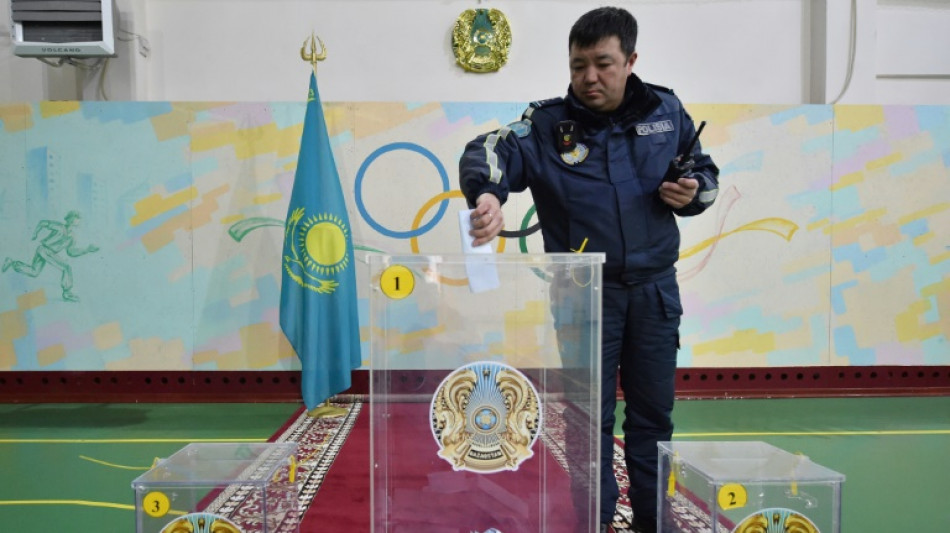 Le Kazakhstan &eacute;lit son pr&eacute;sident apr&egrave;s une ann&eacute;e noire