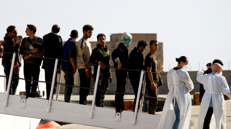 Una ONG pide ayuda a Francia, Espa&ntilde;a y Grecia para desembarcar 234 migrantes rescatados en el mar