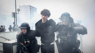 Fran&ccedil;a registra 1.314 detidos e 53 policiais feridos em novos protestos no s&aacute;bado