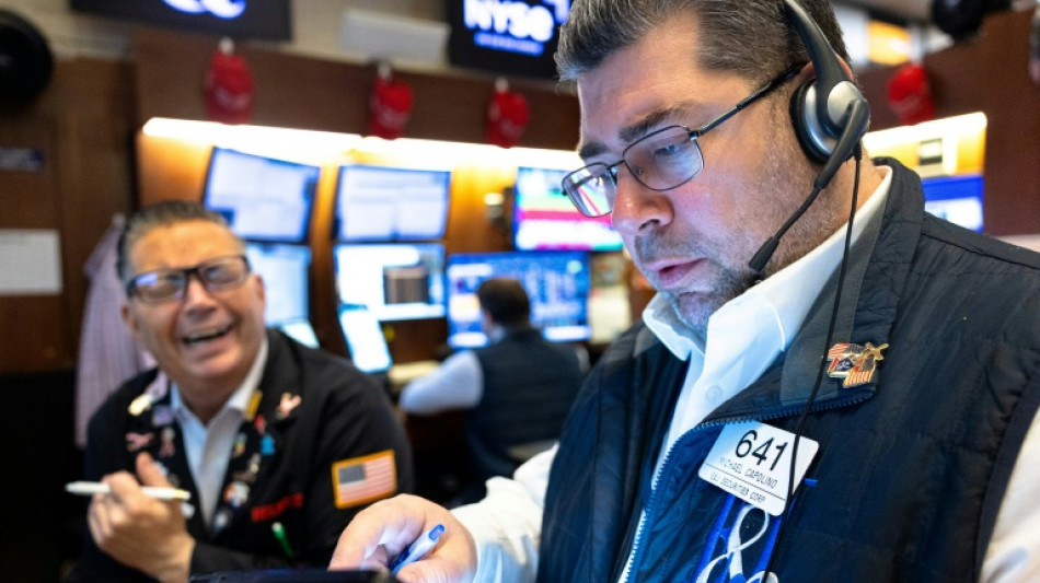 Wall Street termine en forte baisse, s'inqui&egrave;te des n&eacute;gociations budg&eacute;taires am&eacute;ricaines