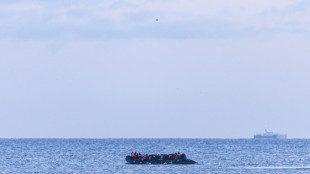 Dos mujeres mueren asfixiadas en un bote de migrantes intentando llegar a Reino Unido