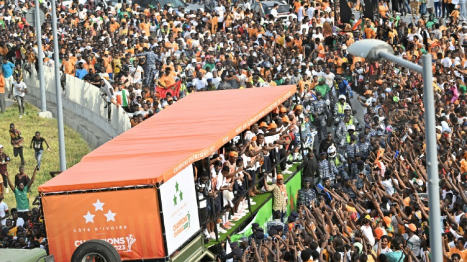 Sele&ccedil;&atilde;o marfinense arrasta multid&atilde;o na comemora&ccedil;&atilde;o do tri da Copa Africana