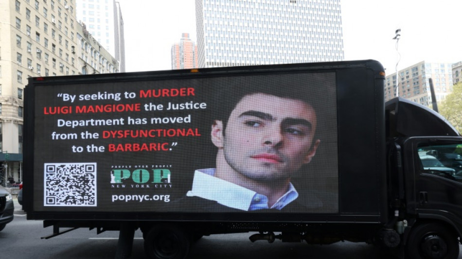 Acusado de assassinar executivo de seguros m&eacute;dicos em NY se declara inocente