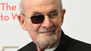 Salman Rushdie ver&ouml;ffentlicht Buch &uuml;ber Messerattacke auf ihn