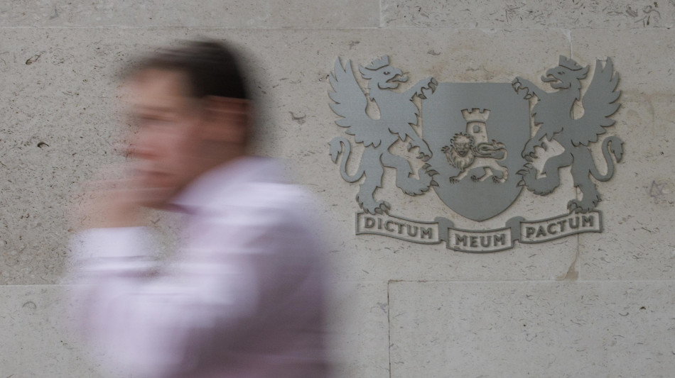 Borsa: in Europa pesano le trimestrali, gi&ugrave; Lvmh e Deutsche