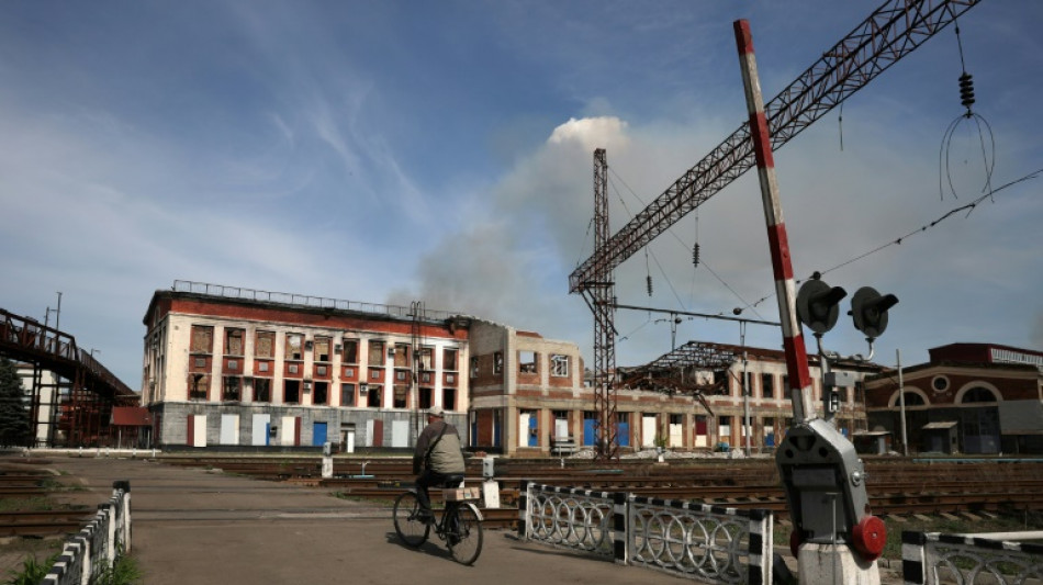 R&uacute;ssia bombardeia rede ferrovi&aacute;ria ucraniana para bloquear chegada de ajuda militar
