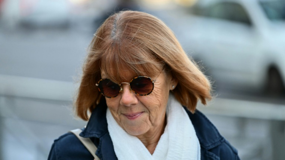 As d&uacute;vidas persistentes da ex-esposa de um acusado por estuprar Gis&egrave;le Pelicot na Fran&ccedil;a