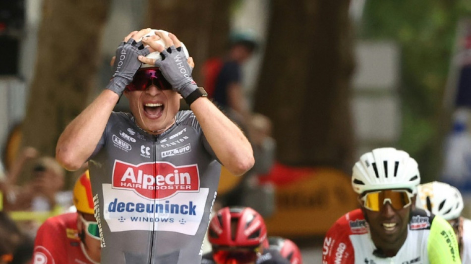 Tour de France: Philipsen premier maillot jaune, Evenepoel déjà piégé