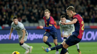 Dani Olmo vai desfalcar Barcelona durante tr&ecirc;s semanas por les&atilde;o na coxa