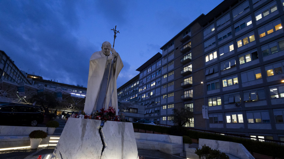 Il Papa a riposo, non far&agrave; l'Angelus ma invier&agrave; un testo