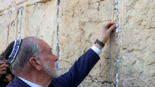 Embaixador americano em Israel deixa mensagem de Trump no Muro das Lamenta&ccedil;&otilde;es