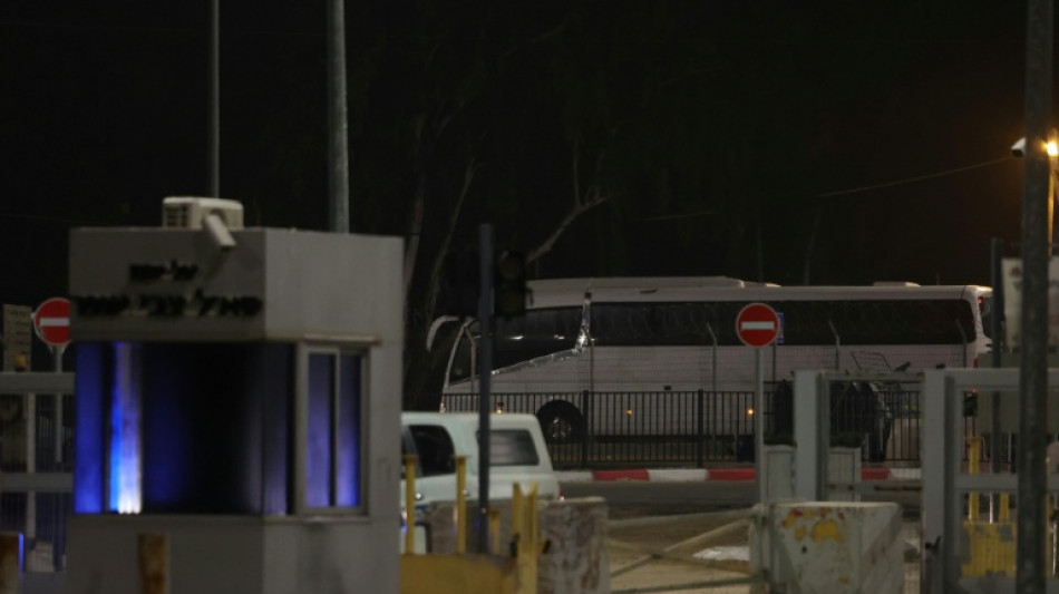 Tr&ecirc;ve &agrave; Gaza: Isra&euml;l rel&acirc;che 90 Palestiniens apr&egrave;s la lib&eacute;ration de trois otages par le Hamas