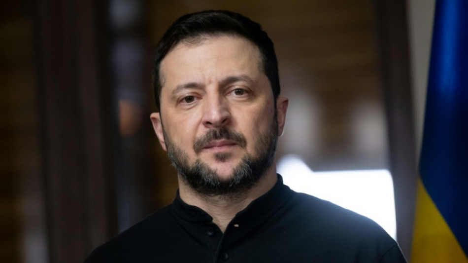 Zelensky chega aos Emirados &Aacute;rabes Unidos para abordar 'programa humanit&aacute;rio'