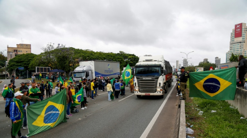 D&eacute;faite de Bolsonaro: des milliers de Br&eacute;siliens exigent une intervention de l'arm&eacute;e