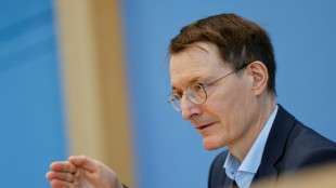 Lauterbach will neue Werbeaktion f&uuml;rs Impfen und strengere Ma&szlig;nahmen im Herbst