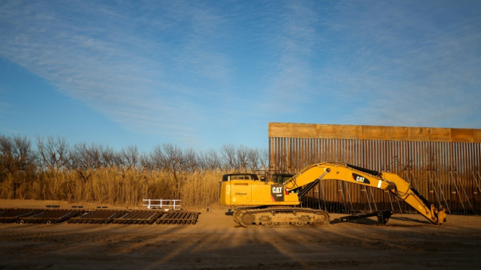 Trump lan&ccedil;a campanha de deporta&ccedil;&atilde;o em massa de migrantes irregulares nos EUA