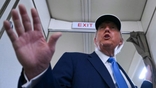 Trump puede prohibir por ahora el acceso de la agencia AP a ciertos eventos, dice corte