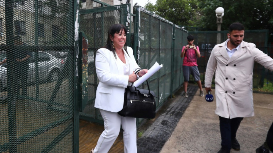 Ex-presidente argentino Fern&aacute;ndez dep&otilde;e por suposta administra&ccedil;&atilde;o fraudulenta