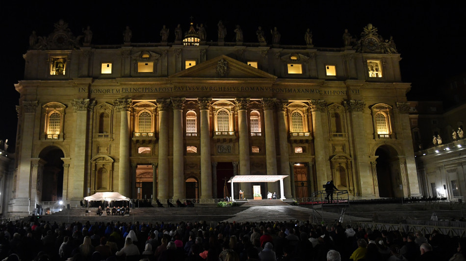 Rosario per il Papa a Piazza San Pietro alle 19.30