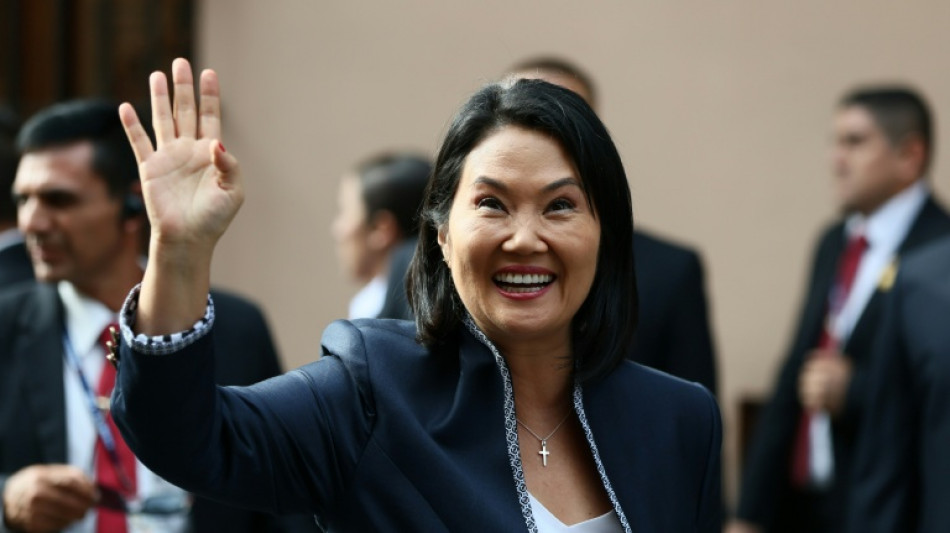 Keiko Fujimori assume presid&ecirc;ncia do Peru e anuncia que militares liderar&atilde;o combate ao crime