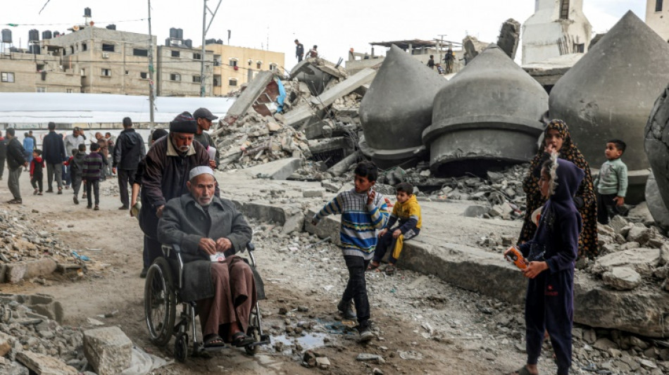 Ex&eacute;rcito israelense anuncia opera&ccedil;&atilde;o em hospital de Gaza; testemunhas relatam bombardeios