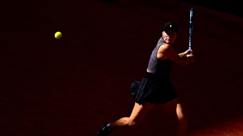 Keys wins all-American tie to reach French Open last 16