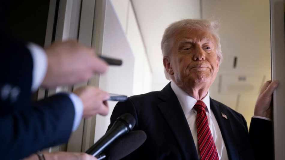 Auf R&uuml;ckflug von Staatsbesuch: Trump beleidigt Bruce Springsteen und Taylor Swift