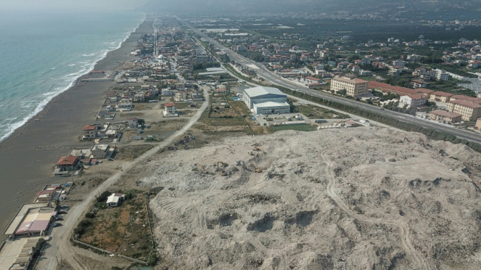El polvo, &uacute;ltima amenaza para supervivientes del terremoto en Turqu&iacute;a