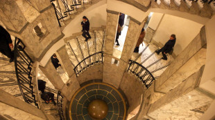 Borsa: Milano chiude positiva (+0,21%), terremoto Montepaschi