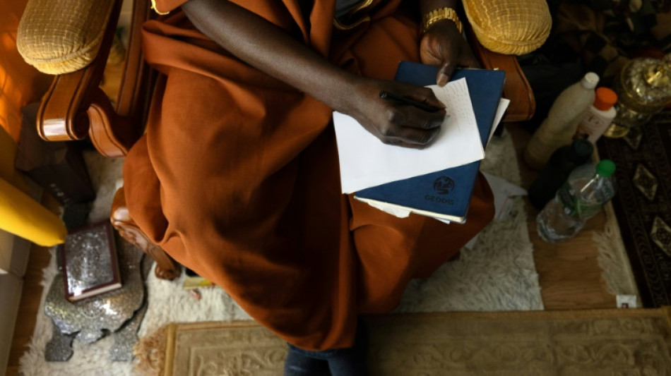 De gu&eacute;risseurs &agrave; conseillers sportifs, l'univers secret des marabouts en France