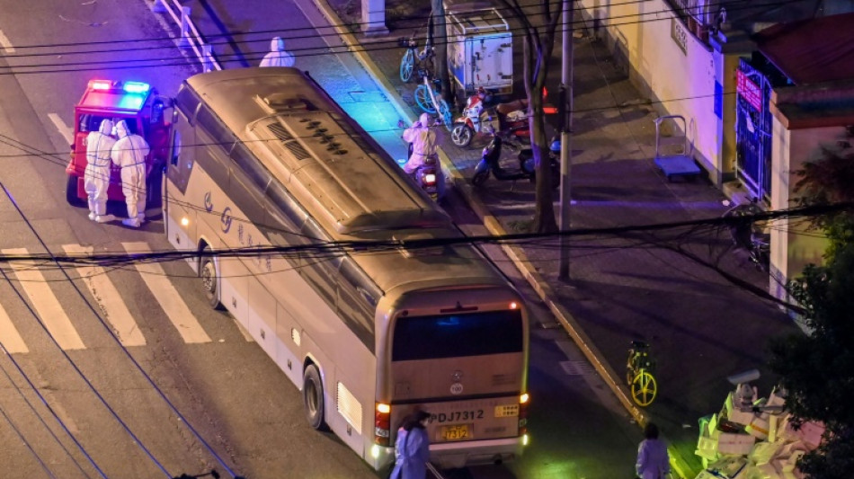 Shangh&aacute;i relaja con precauci&oacute;n sus restricciones pese a nuevos muertos por covid