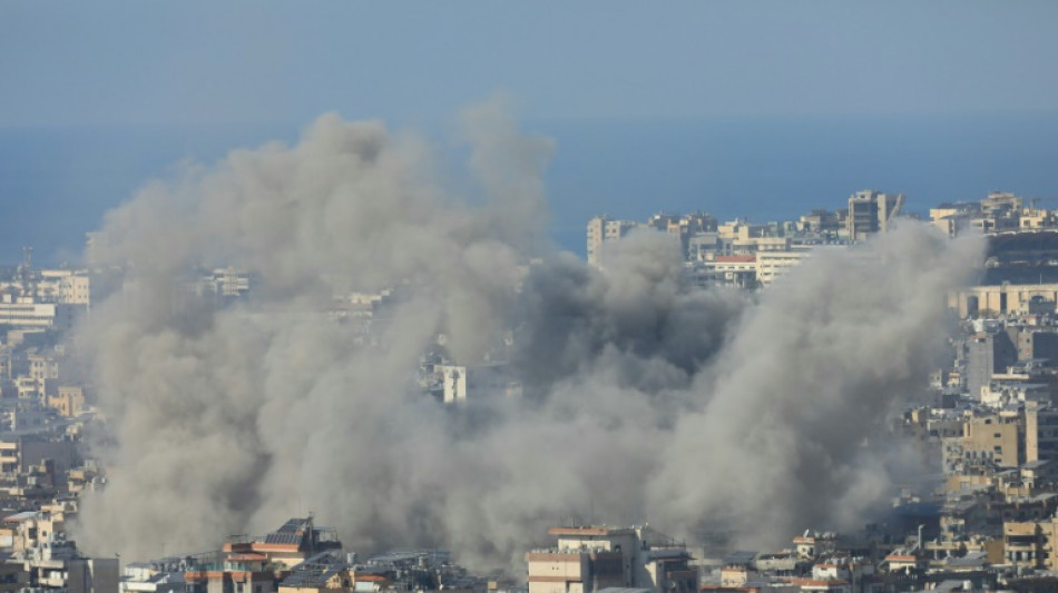 Bombardeios israelenses matam dezenas no L&iacute;bano e em Gaza, incluindo porta-voz do Hezbollah