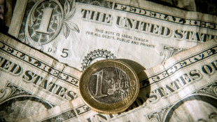 El miedo a la recesi&oacute;n derrumba bolsas europeas, petr&oacute;leo y euro; Wall Street resiste