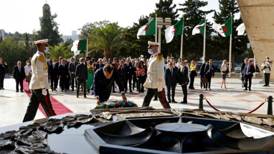 Presidente franc&eacute;s lleg&oacute; a Argelia para reimpulsar las relaciones