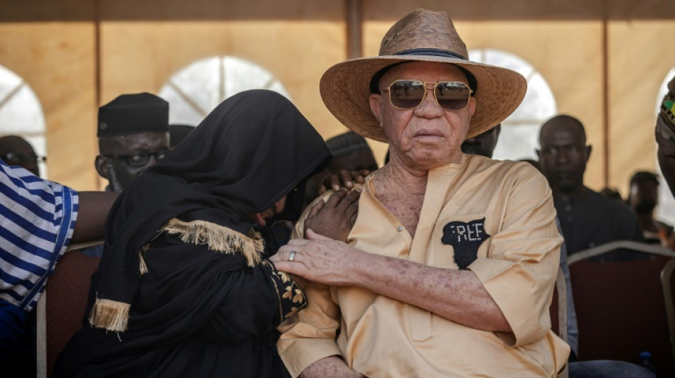 A Bamako, des milliers de personnes réunies pour un dernier adieu au chanteur Amadou