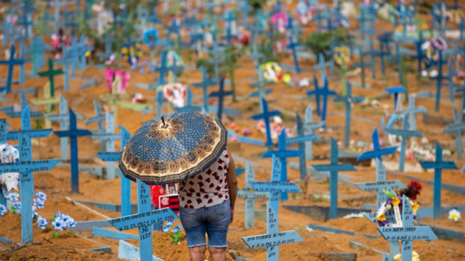 Trois ans apr&egrave;s l'apparition du Covid, le Br&eacute;sil passe le cap des 700.000 morts